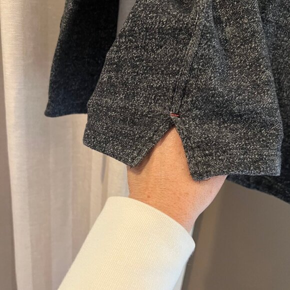 Tommy Bahama Dark Gray Lightweight Heather Sweater, Size Medium - Picture 4 of 9